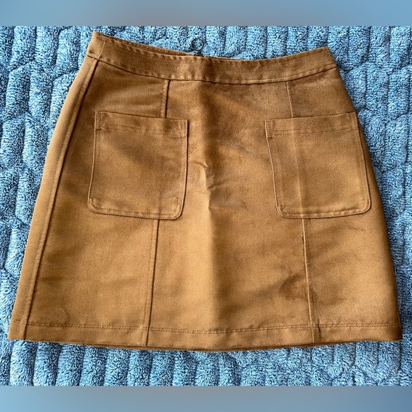 NWOT Old Navy Suede Zip Up Mini Skirt Camel sz 4 - Picture 1 of 3